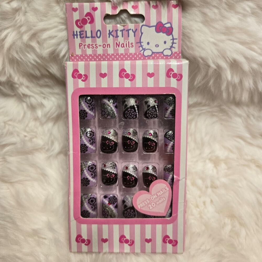 Vintage Y2K Hello Kitty Press-On Nails (Child Size)